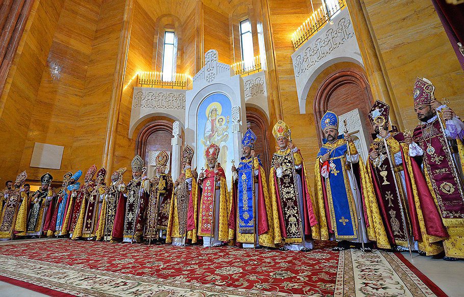 Священники армянской апостольской церкви