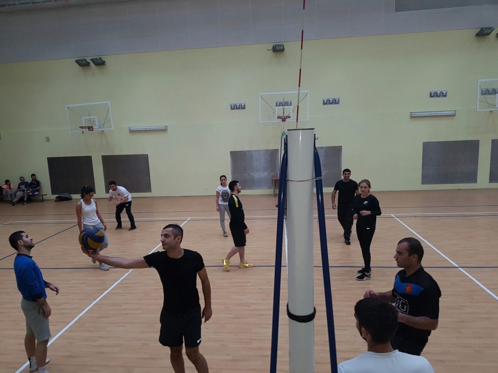 Команда "Кайцак" (слева) - 4 место